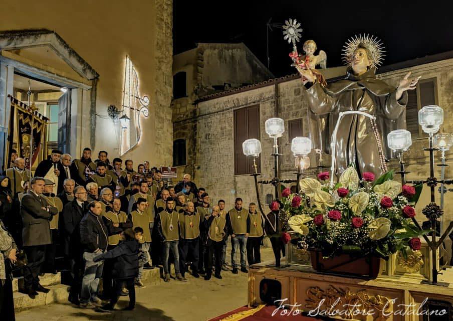 Mussomeli, riti in chiesa e breve processione col simulacro di S. Pasquale