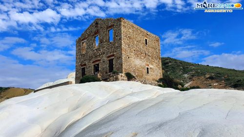 Sicilia, Agrigento. Mareamico: “Salviamo ex caserma di Punta Bianca”