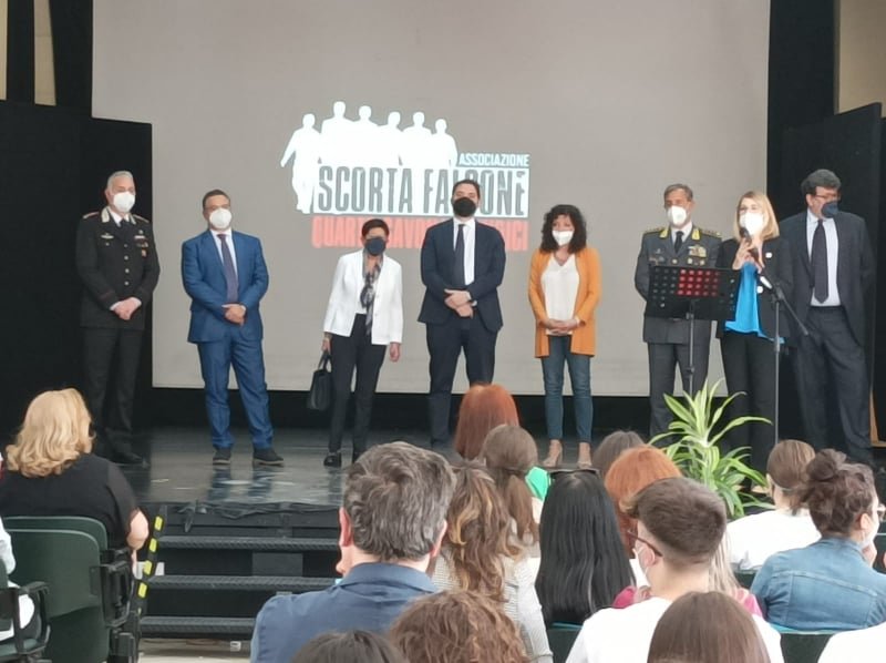 Caltanissetta, liceo classico “R. Settimo”: incontro con tre agenti della scorta di Falcone