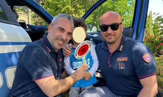 Caltanissetta, bimbo di tre anni si allontana dalla casa di campagna: ritrovato dopo qualche ora dai poliziotti della sezione volanti