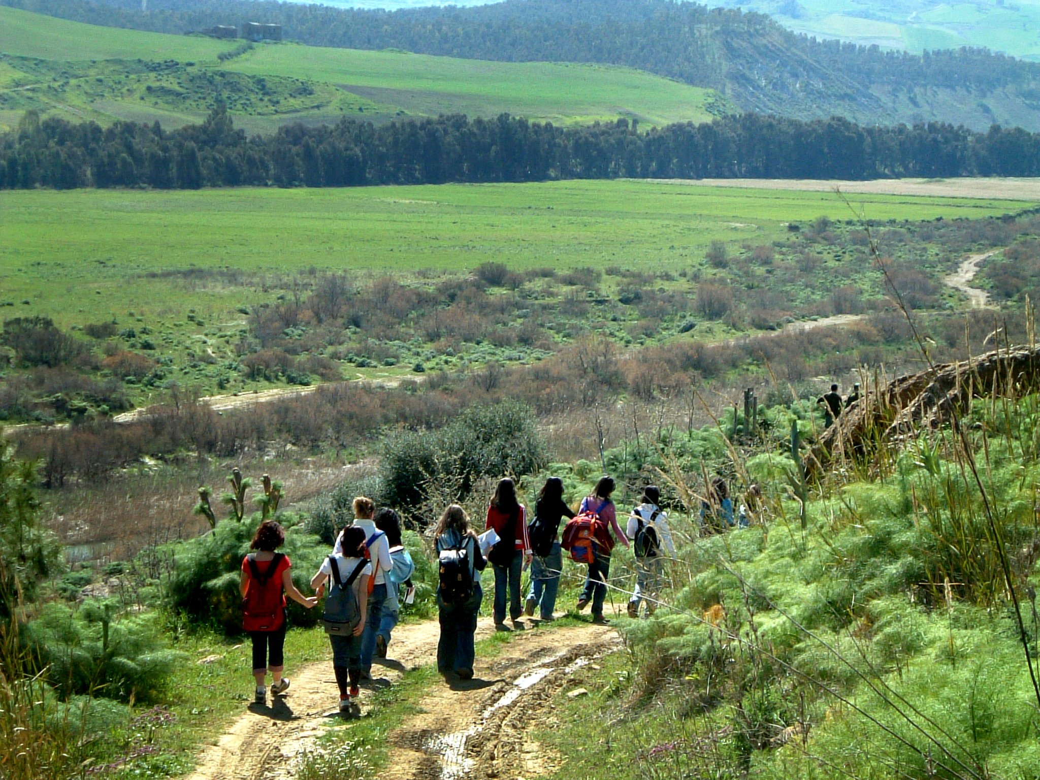 Caltanissetta, Janni: “Camminare ci salva e ci restituisce un orizzonte di felicità”