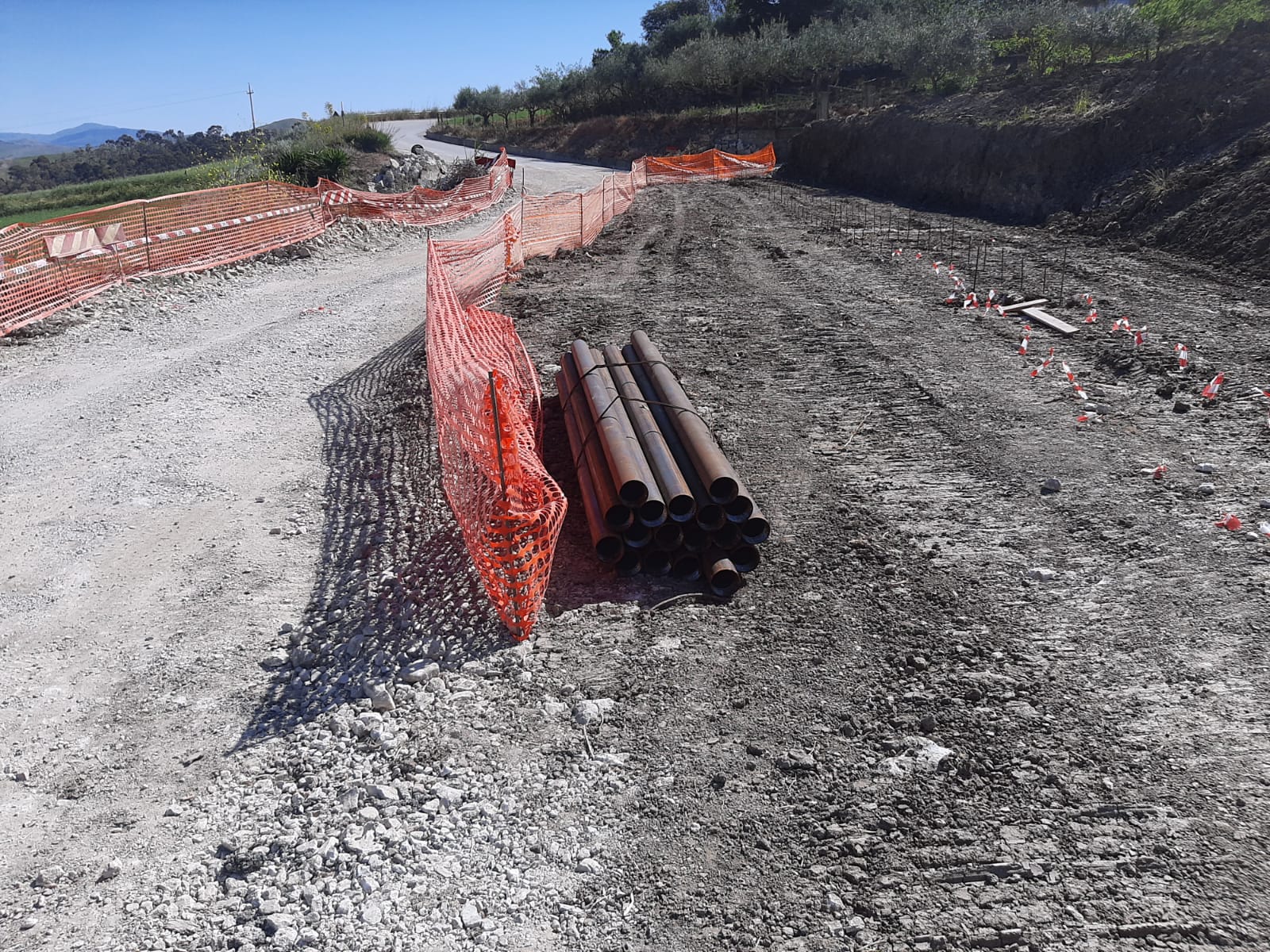 Caltanissetta, avanza il cantiere di ripristino della Sp 19 di Resuttano. Falcone: «Simbolo di abbandono della viabilità che presto verrà risanato» Cantiere-SP-19-2