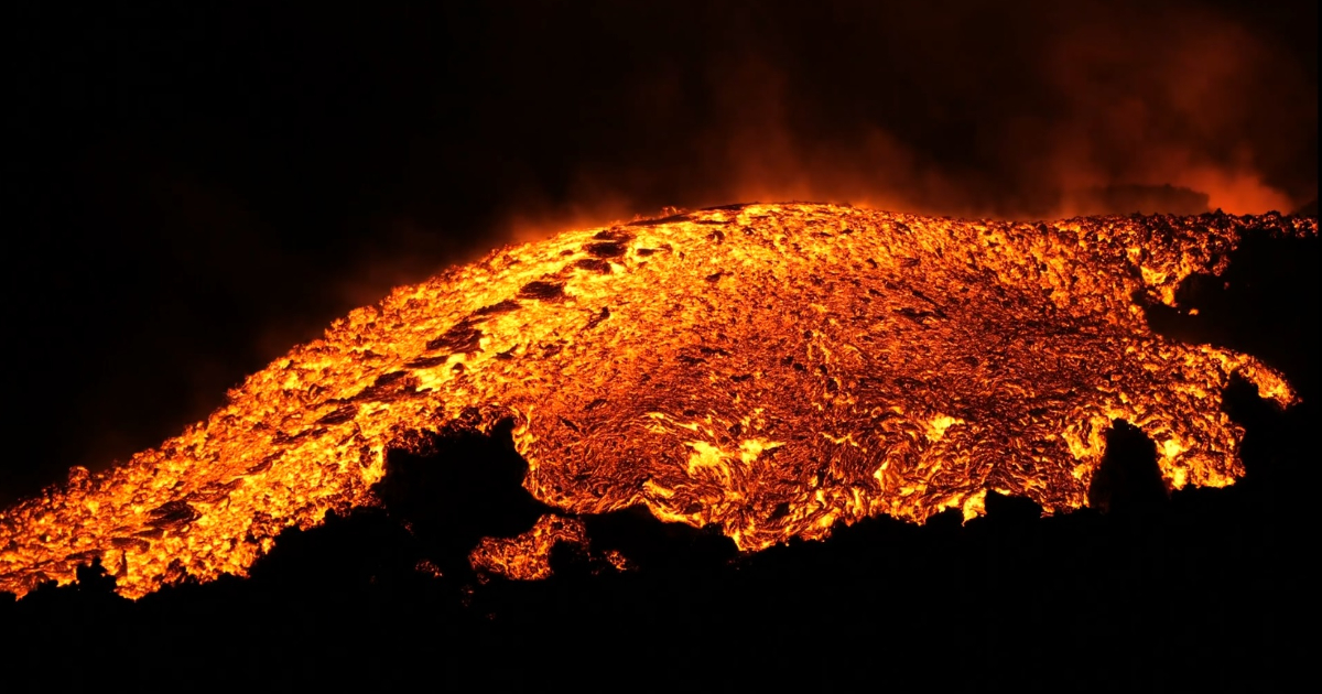 Etna: nuova colata, in tutto 750mila metri cubi di lava