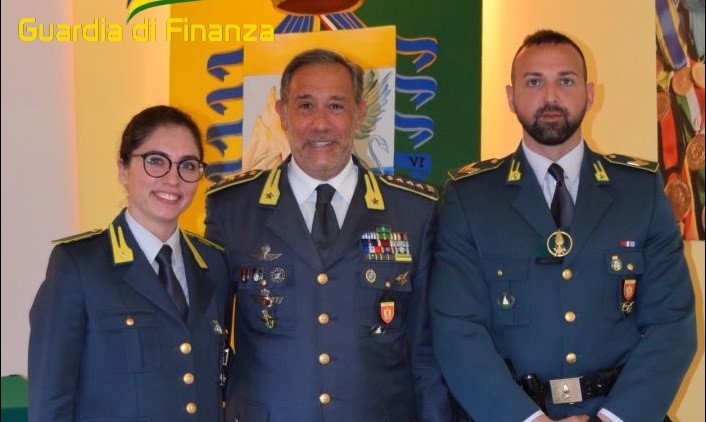 Caltanissetta, Guardia di Finanza: giurano fedeltà alla bandiera un Sovrintentende e un neo Finaziere
