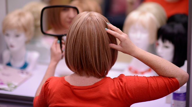 Sicilia, grazie al M5S un contributo di 300 euro per l’acquisto di parrucche alle donne affette da patologie oncologiche e alopecia