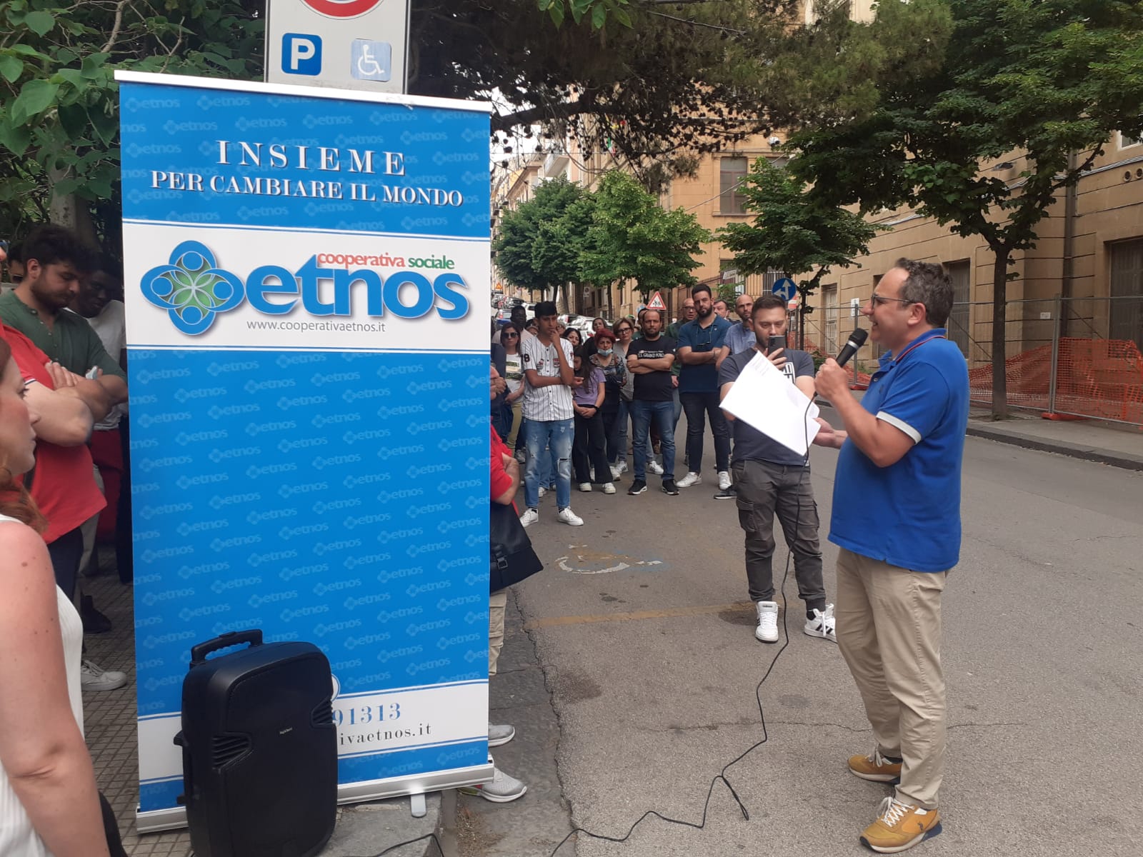 Caltanissetta, Etnos al sit-in in Prefettura: “esserci, un dovere umanitario per il popolo iraniano”