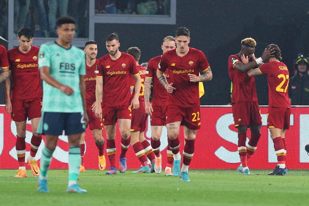Roma in finale di Conference League, 1-0 al Leicester