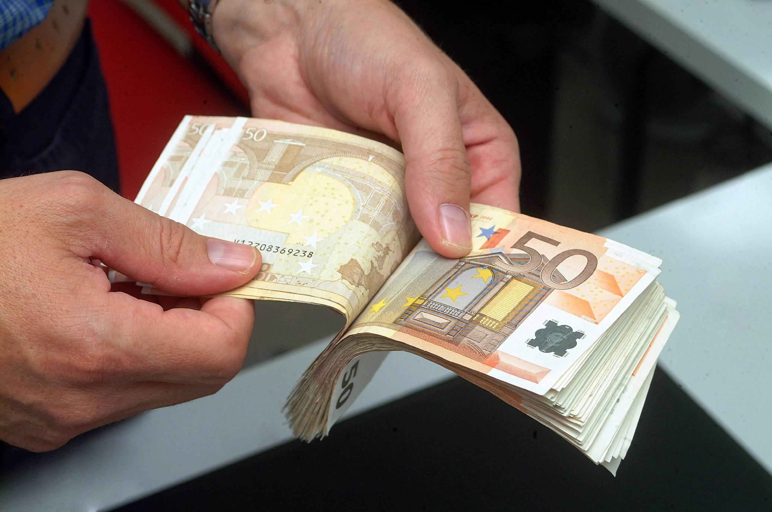 Sicilia: ‘effetto inflazione’,ai 70 deputati 10.700 euro in piu’