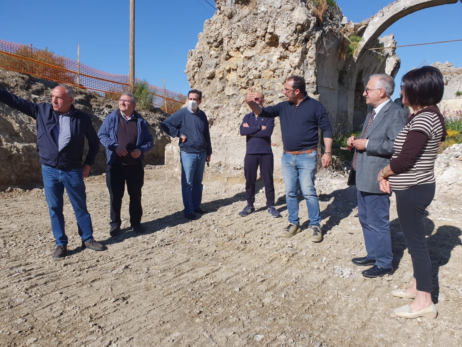 San Cataldo. L’arciprete don Angelo Spilla annuncia che si sta procedendo alla ricostruzione della chiesetta della Madonna delle Grazie in contrada Giganna