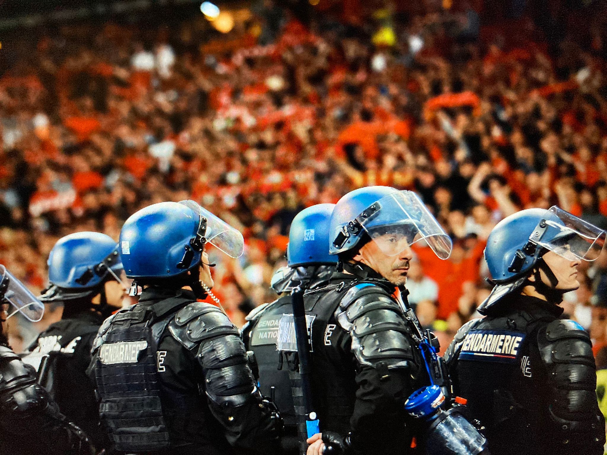 Champions, scontri fuori stadio Parigi: 238 feriti e 68 arresti