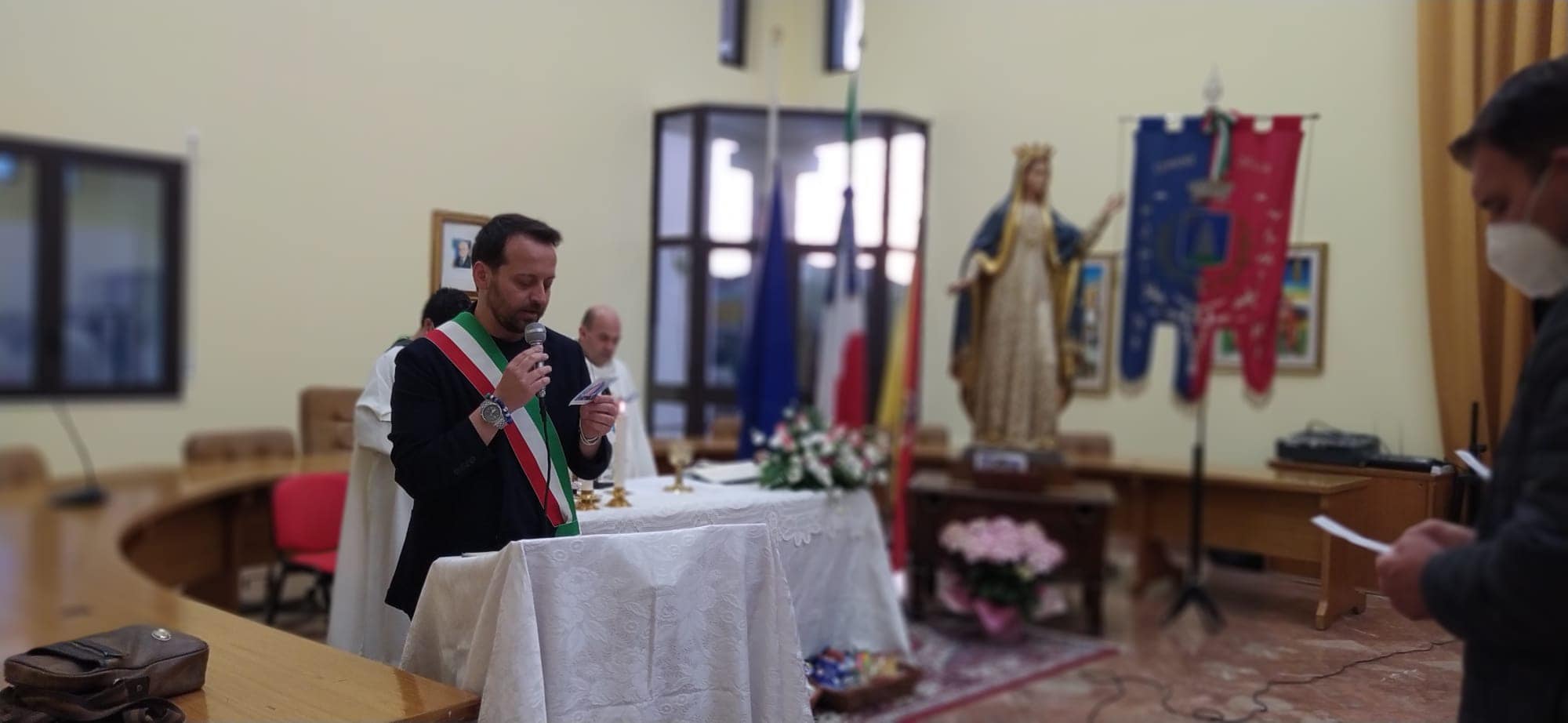 Delia. Atto di consacrazione  al Cuore Immacolato di Maria: il sindaco ha riposto la fascia tricolore nelle mani della Madonna