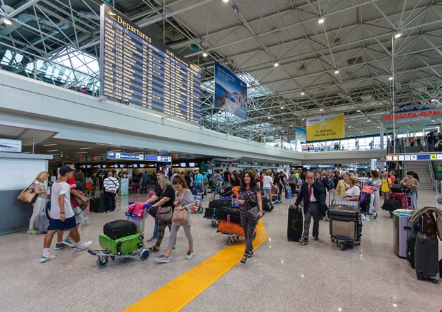 Arresto in flagranza reato presso l’aeroporto di Fiumicino operato dalla polizia penitenziaria di Caltanissetta.