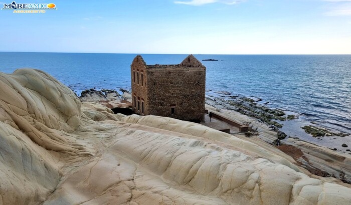 Mareamico: “Va fatto restauro conservativo nell’ex caserma della Guardia di Finanza a Puntabianca”