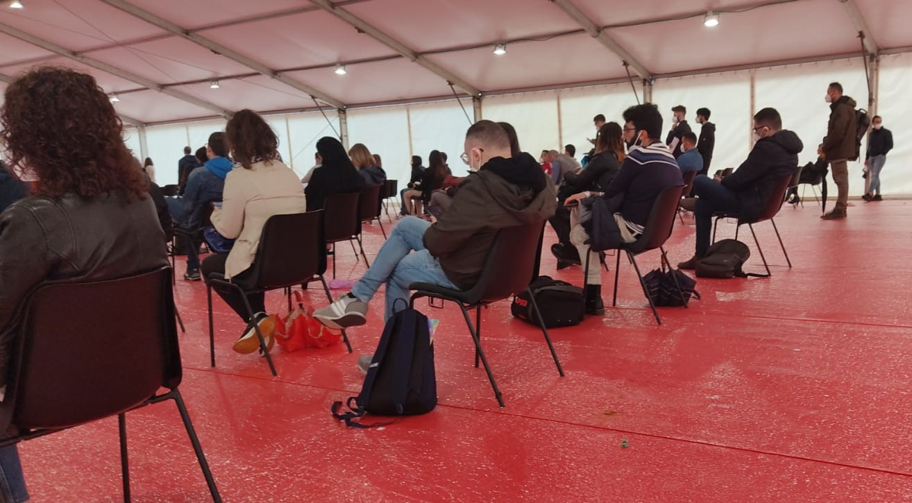 Lavoro: in 23.000 per 100 posti Regione Sicilia, da domani prove