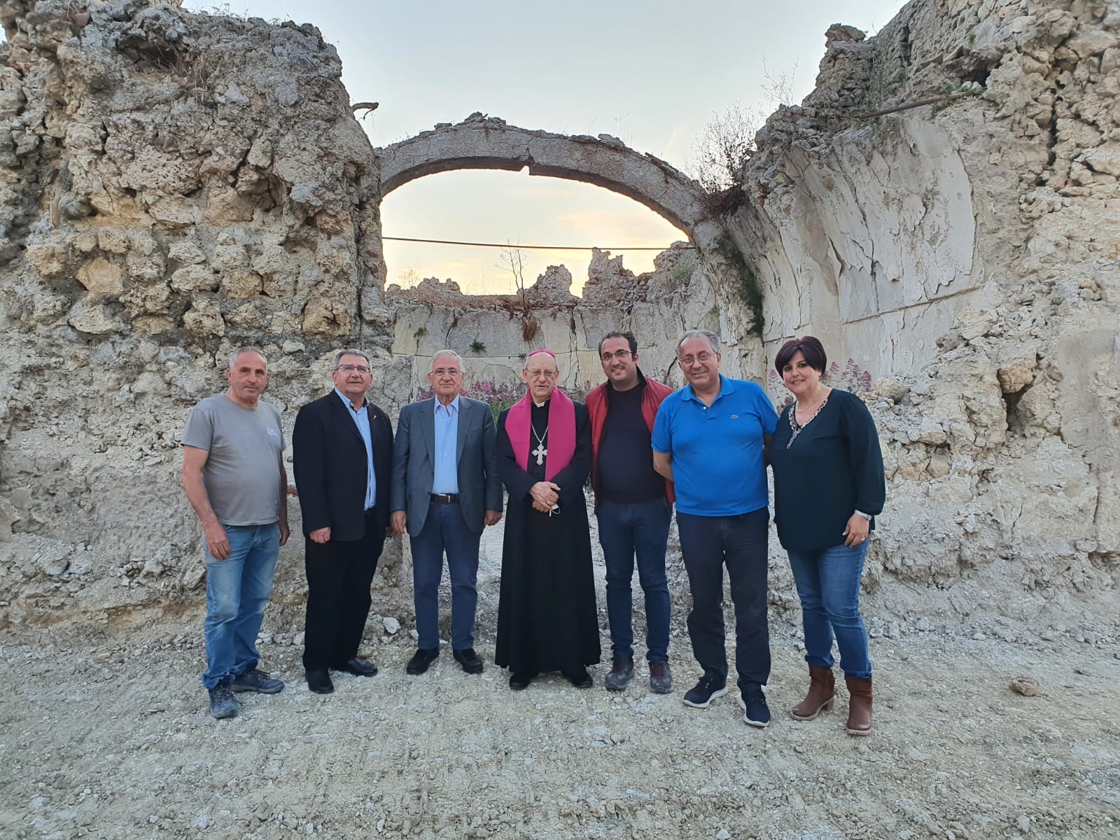 San Cataldo. Il vescovo mons. Mario Russotto in visita all’antica chiesetta della Madonna delle Grazie