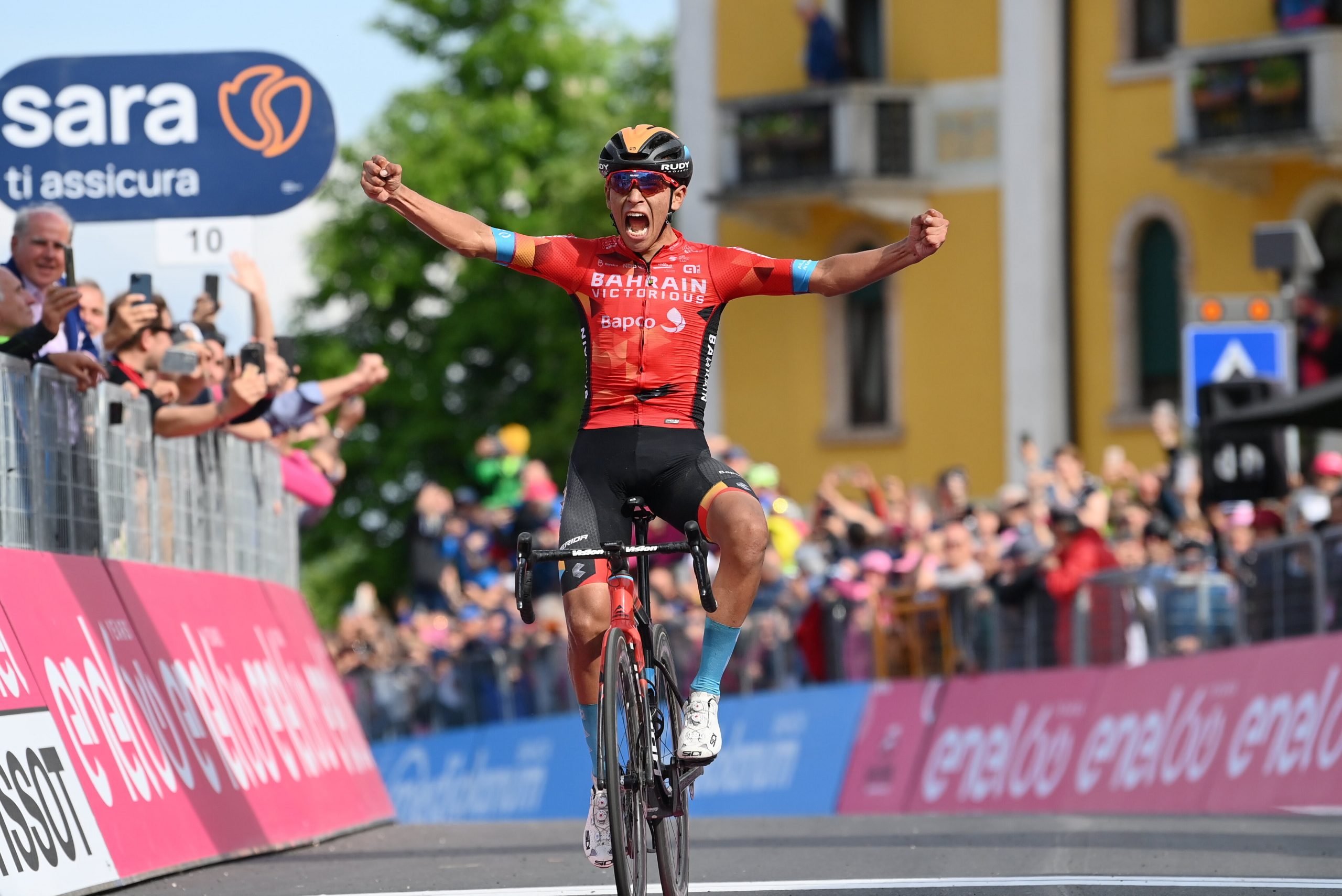 Santiago Buitrago vince la tappa 17 del Giro d’Italia, Richard Carapaz ancora in Maglia Rosa