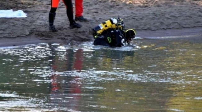 Italia, 30enne si tuffa e annega in un canale. Il padre tenta inutilmente di salvarlo