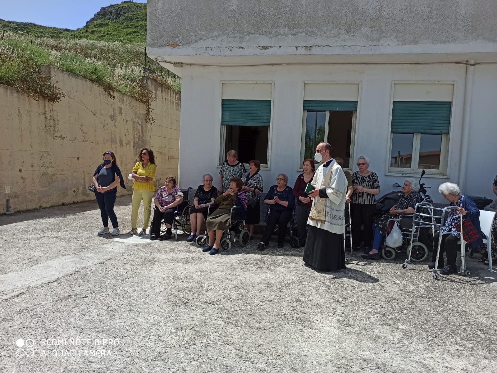 Acquaviva, alla Casa Anziani S.Pio chiusura mese mariano con preghiere e processione