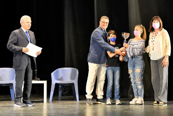 Concorso artistico “Noi rispettiamo Gela… e tu?”: Questore premia studenti