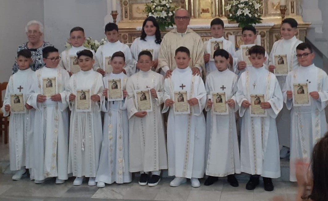 Mussomeli, Corpus Domini e bimbi di Sant’Enrico in festa per la prima comunione