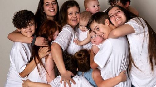 America, mamma di 12 figli: “Incinta per quasi 100 mesi, non ricordo più come si sta senza pancione”