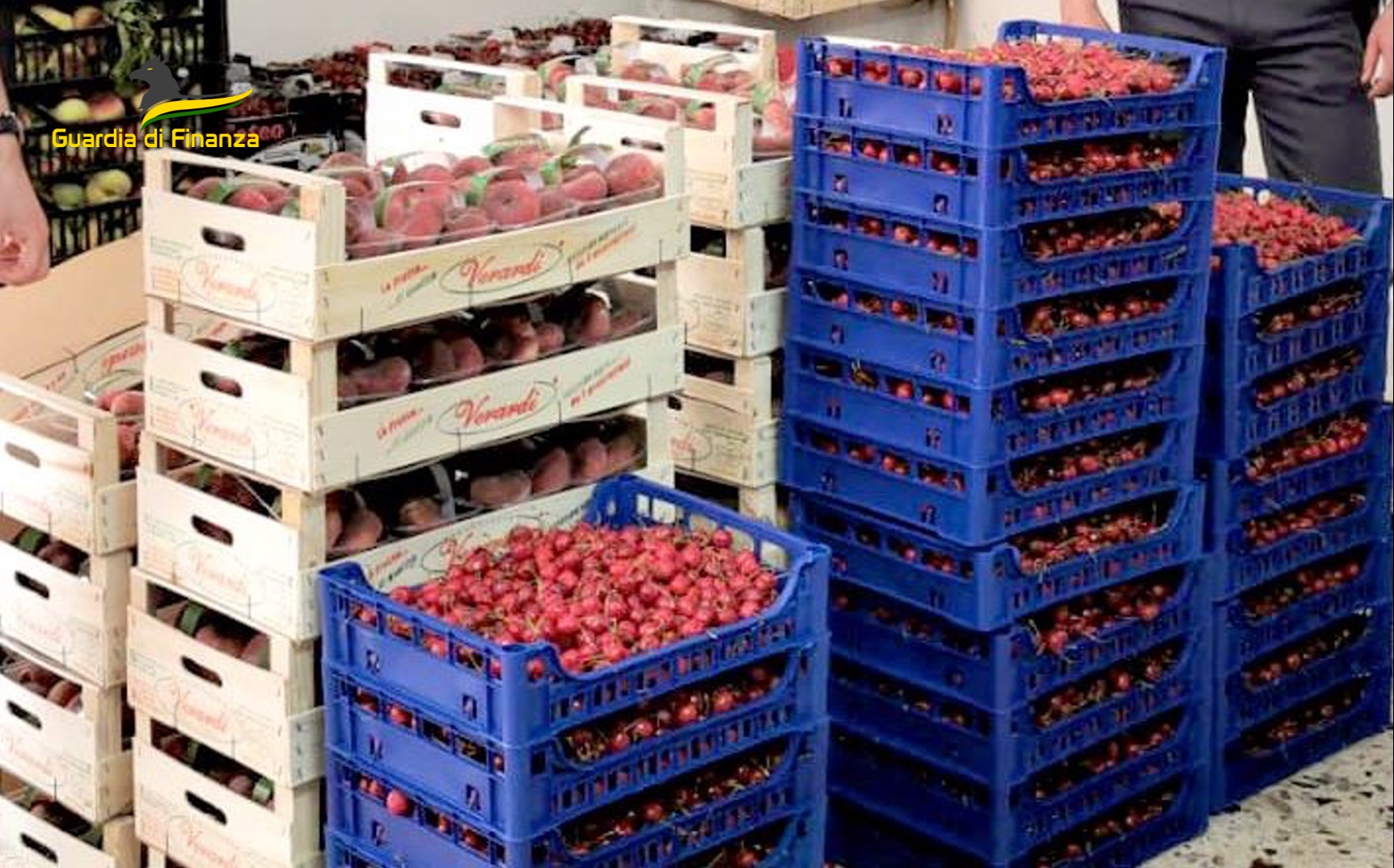 GDF Caltanissetta: sequestrati a Mussomeli oltre 800 chili di prodotti ortofrutticoli commercializzati abusivamente