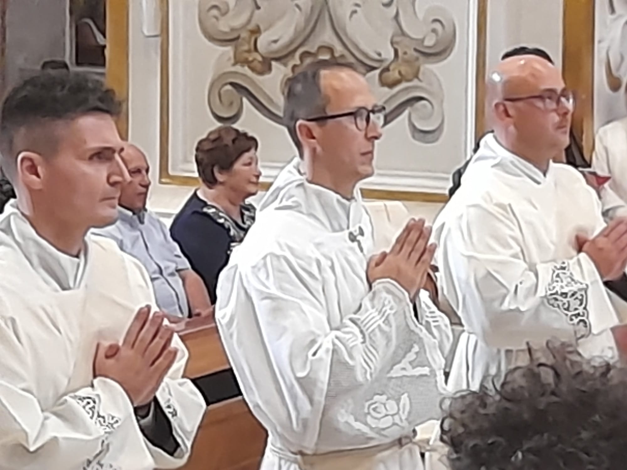 La diocesi di Caltanissetta fa festa ai tre nuovi presbiteri: Vescovo Russotto: “Il prete, uomo di Dio, radicato in mezzo agli uomini ma senza fissa dimora”