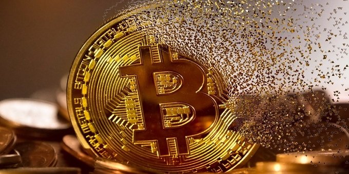 Bitcoin, la parola all’esperto: “Non è una ricetta per diventare ricchi”