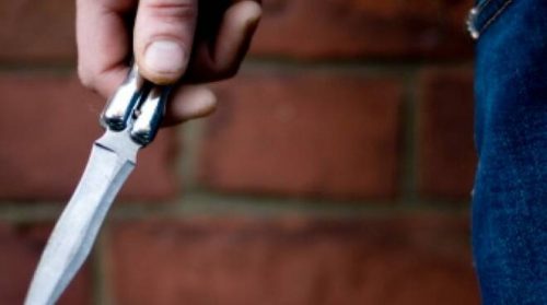 Germania: donna e bambina accoltellate in una scuola. Diffuso l’identikit dell’aggressore