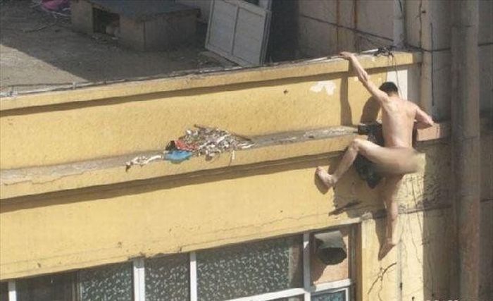 Malesia, fugge dal marito dell’amante ma precipita dal quarto piano e muore