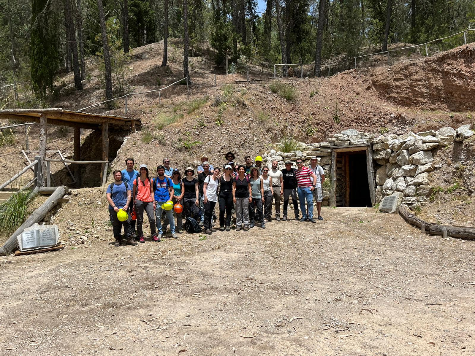 San Cataldo. La Facoltà di Geologia di Catania in visita alle zolfare di Gabara