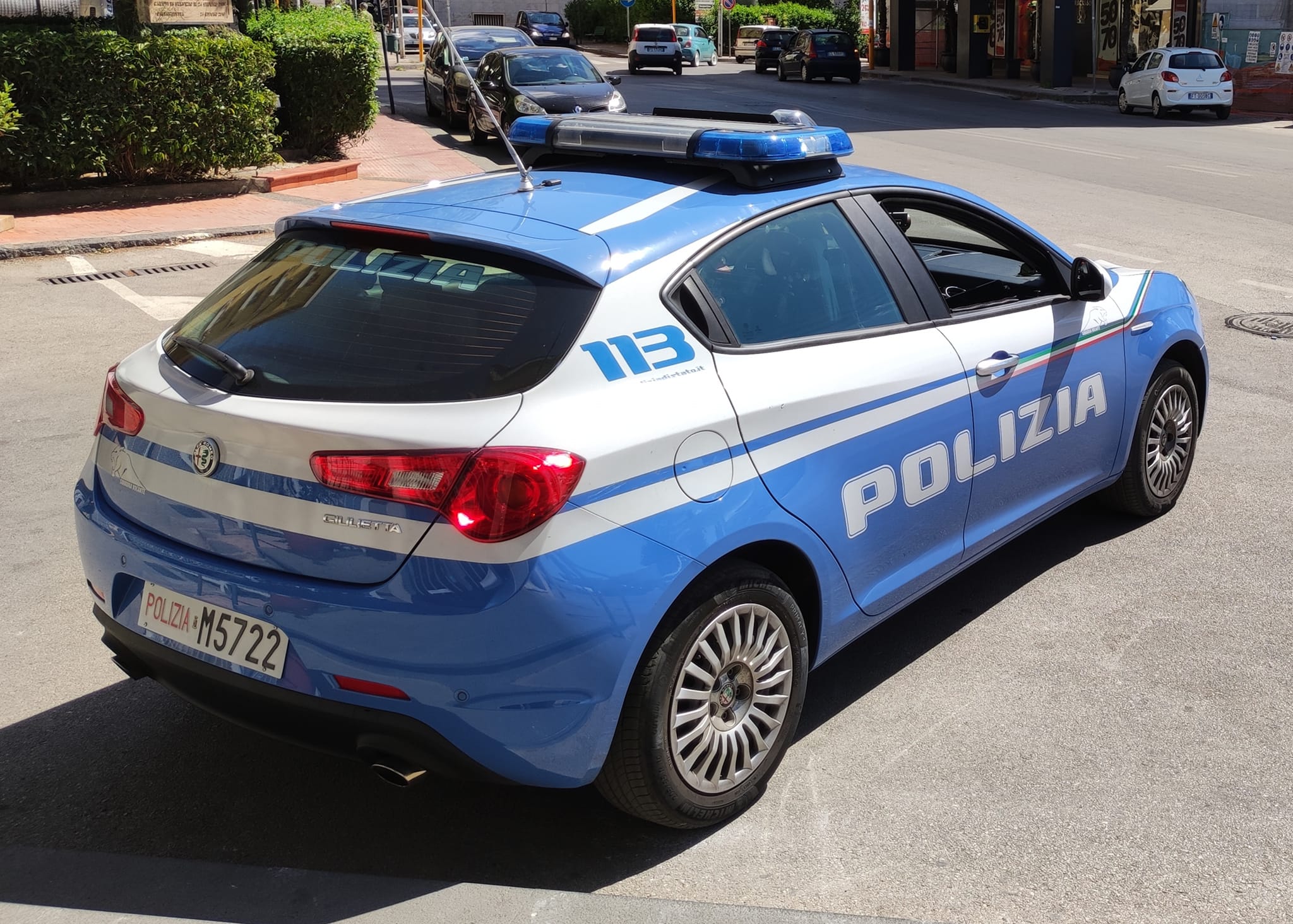 Caltanissetta. Sedata dalla Polizia rissa tra due gruppi familiari in via D’Acquisto. Tre i feriti
