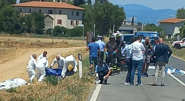 Tragedia della strada a Grosseto. Auto travolge gruppo di ciclisti: quattro morti e sei feriti