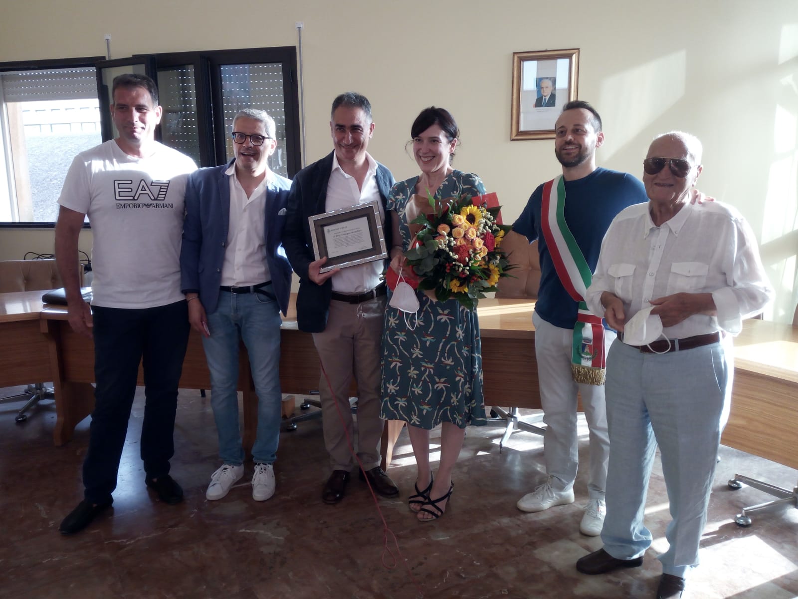 Delia. Consegnato dal sindaco attestato di riconoscenza al prof. Giuseppe Borzellino