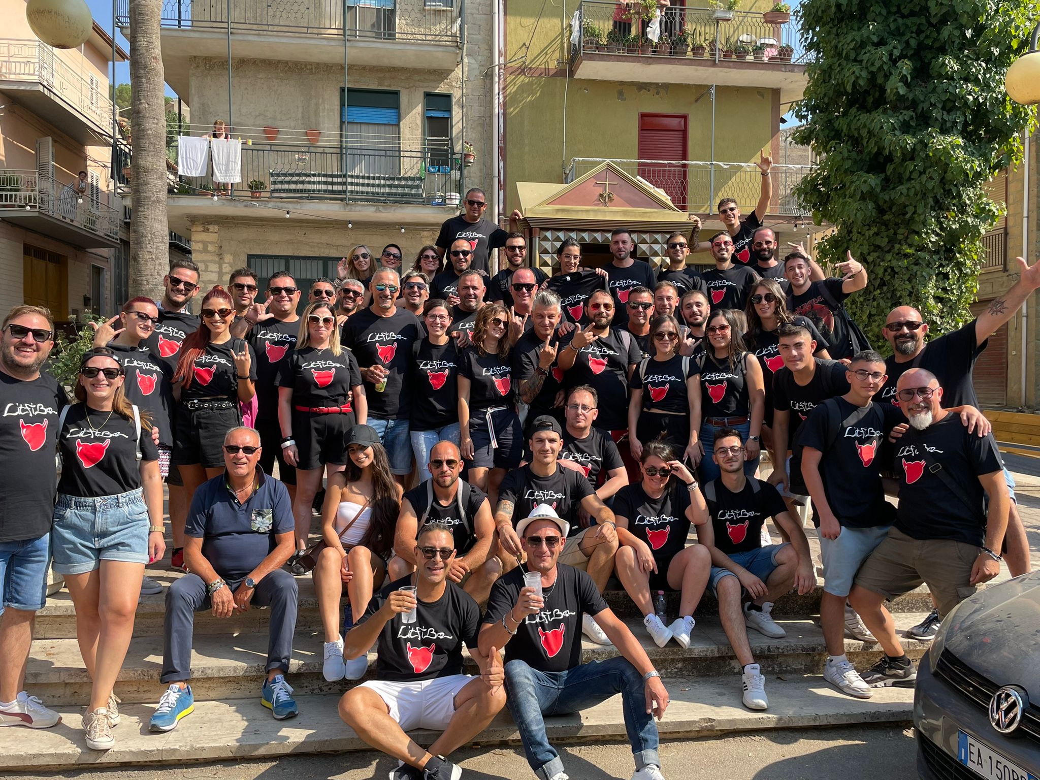 Litfiba nel cuore: Fans di Marianopoli in tour per il concerto della rock band