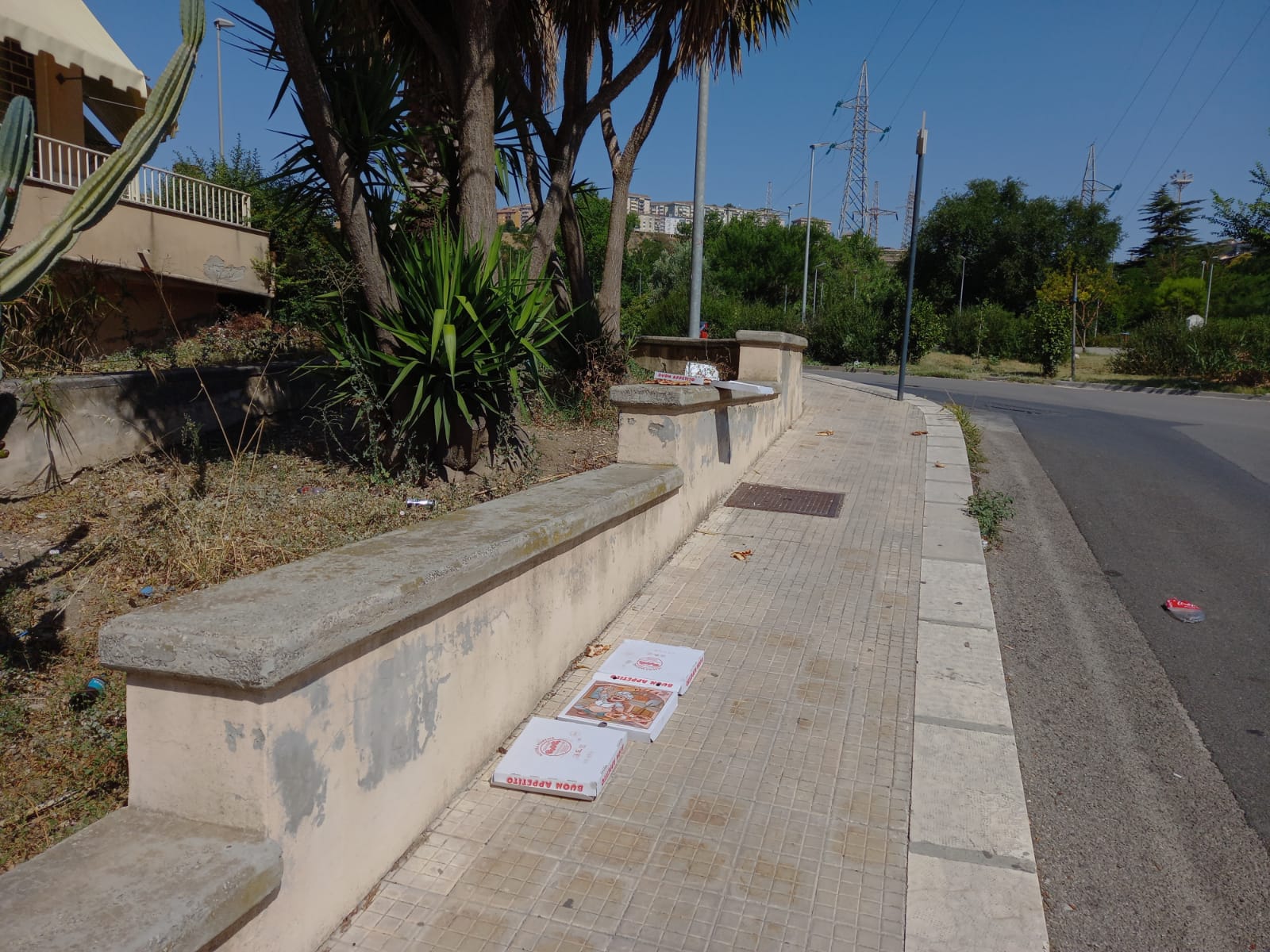 Caltanissetta, degrado alla zona San Luca dopo ogni weekend: “Nessun rispetto del bene comune”
