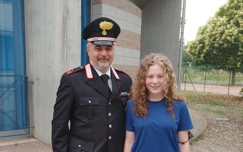 All’esame di Terza Media presenta una tesina sull’Arma dei Carabinieri raccontandone la storia