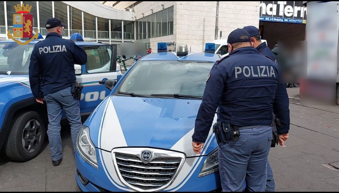 Due agenti di Polizia salvano in extremis bimbo di 4 anni