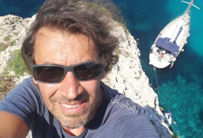 A Minorca, nelle Isole Baleari, gelese ritrova portafoglio con tremila euro e lo restituisce al suo legittimo proprietario