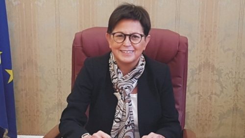 Centro Governativo Pian del Lago. Il Prefetto Armenia: “Assicurare continuità ed efficienza dei servizi; per ritardo nei pagamenti, avviare ogni utile iniziativa per corrispondere le retribuzioni spettanti ai dipendenti”