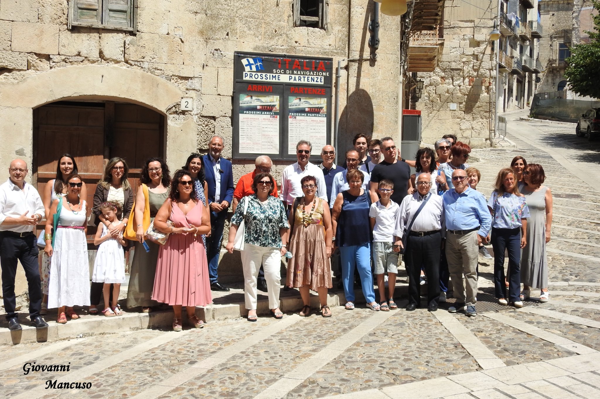 Mussomeli, torna l’antica bacheca degli annunci  “partenze delle navi per l’America”. Presentazione ed inaugurazione con l’architetto Pinella Langela