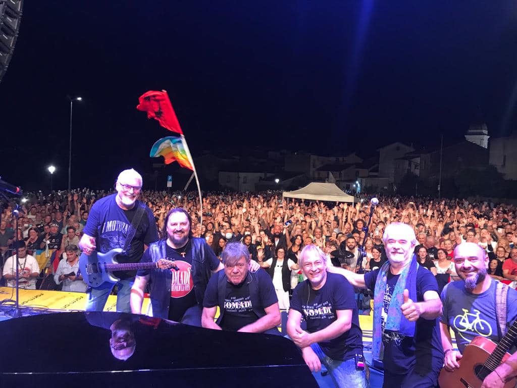 Milena. Domani sera alle 22 in piazza Europa “I Nomadi” in concerto