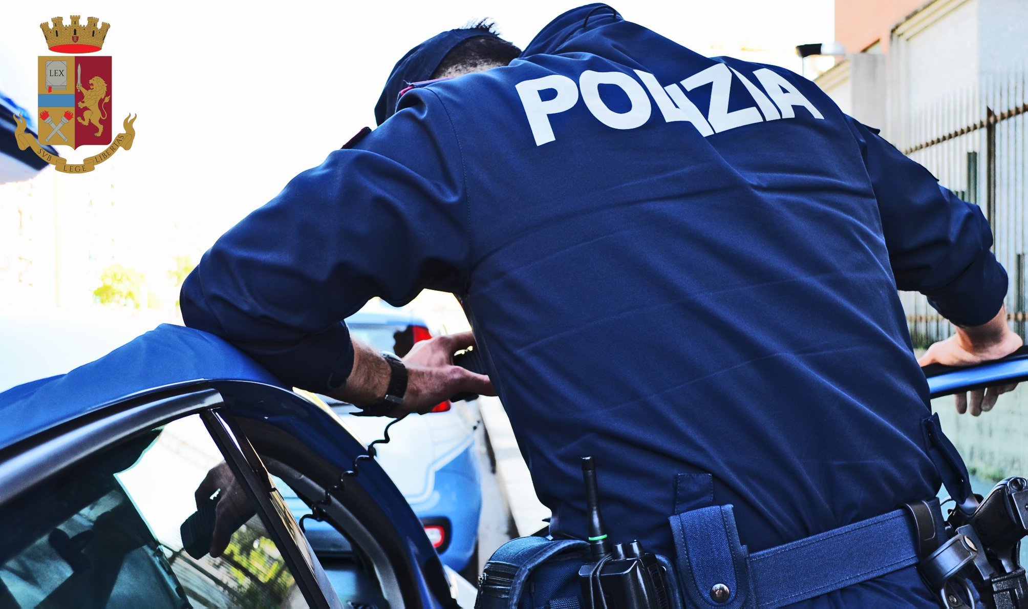 Caltanissetta. Ubriaco disturba in un bar: denunciato dalla Polizia per resistenza a pubblico ufficiale e porto di coltello