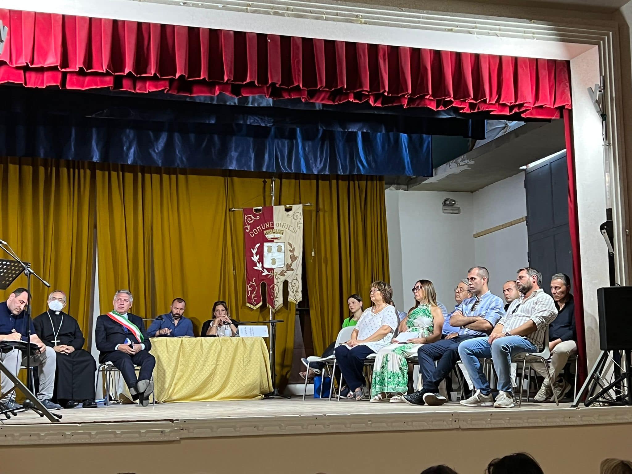 Riesi. Corteo cittadino e Consiglio comunale contro la chiusura della casa salesiana