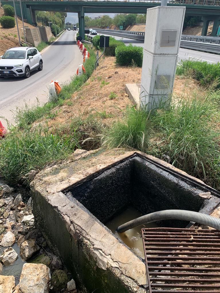 Sicilia, A19: liquami in uscita da un pozzetto. Amap: “Servono interventi strutturali”
