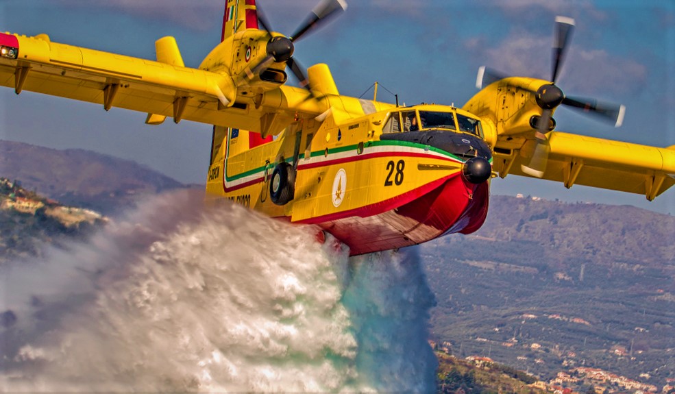 Incendi. Protezione civile: “33 richieste di intervento aereo”