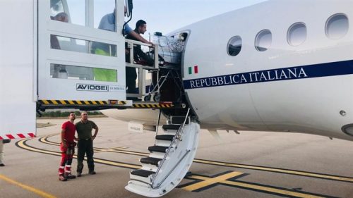 Una bella storia a ferragosto. Neonata in pericolo, volo salva-vita dell’Aeronautica militare
