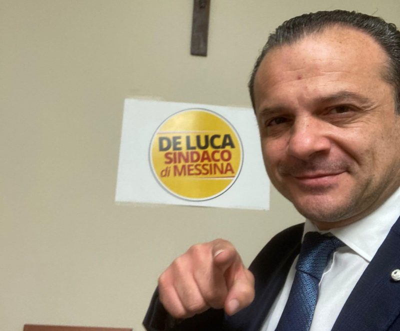 Diretta FB di Cateno De Luca, Assostampa: “Offensivo nei contenuti e nei toni oltre stupefacente e sconcertante per la violenza verbale”