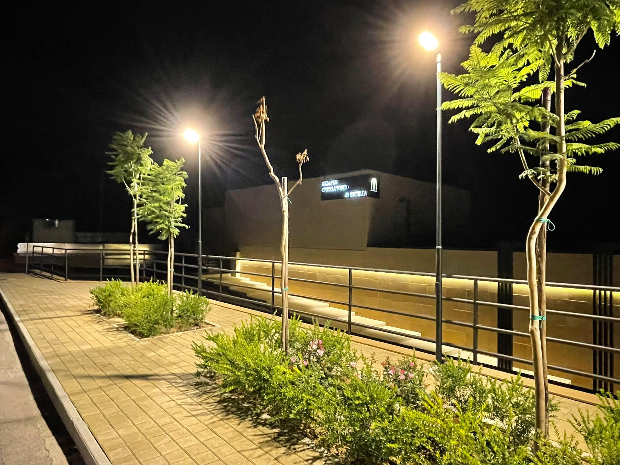 Delia. Riqualificati e illuminati a led i parcheggi del cimitero comunale