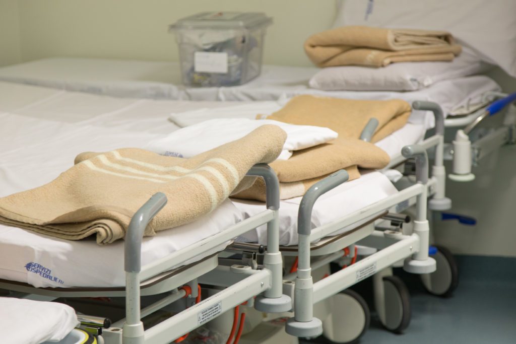 Maltempo: allagati ospedali nel Ragusano, stop a interventi